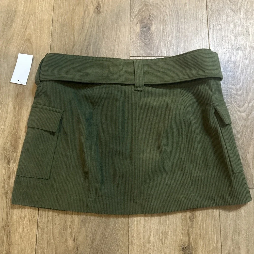 Love‎ Tree Junior's Corduroy Belted Mini Skirt Green Size Large NEW